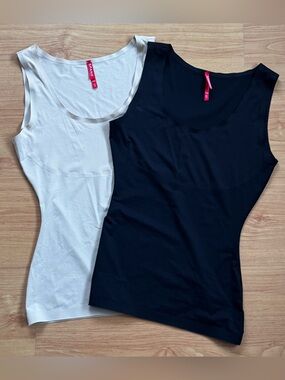 Spanx 2 Bundle Black & Nude Thinstincs Shaping Tanks in Medium